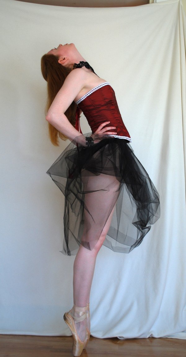 Goth Ballerina En Pointe in Profile.