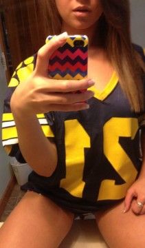 sporty teen in mirror with sexy legs