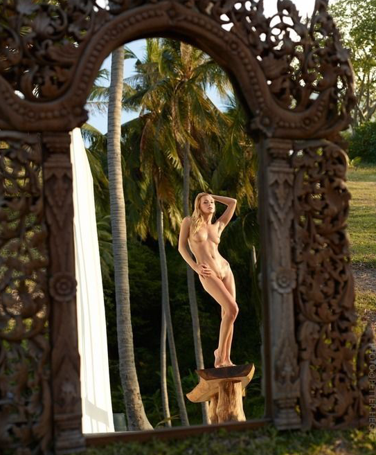 Sexy Nymph Coxy In Paradise.....