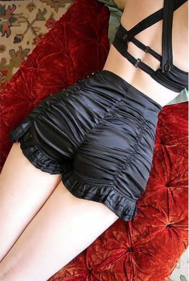 Pin-up shorts!