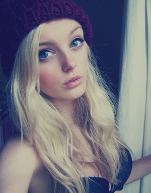 Beautiful blonde teen in this hot picture