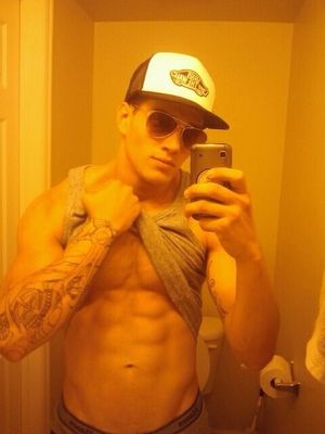 Got back from the gym straight up douchebag pose Sorry