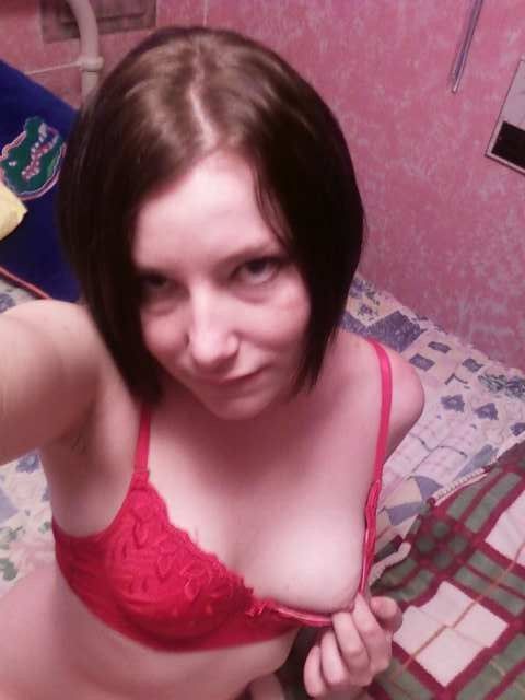Sexy girl selfshot flashing tit