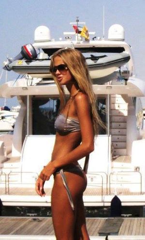 Awesome pic with a hot blonde