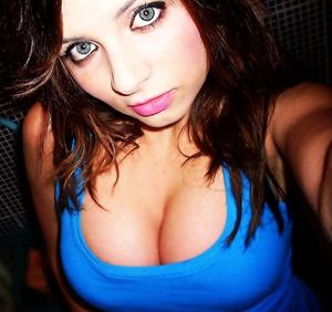 Sexy brunette boobs in a incredible selfshot picture