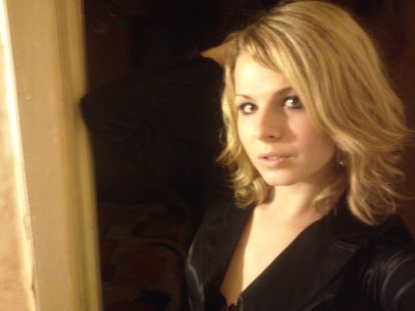 Gorgeous shemale in a hot photo