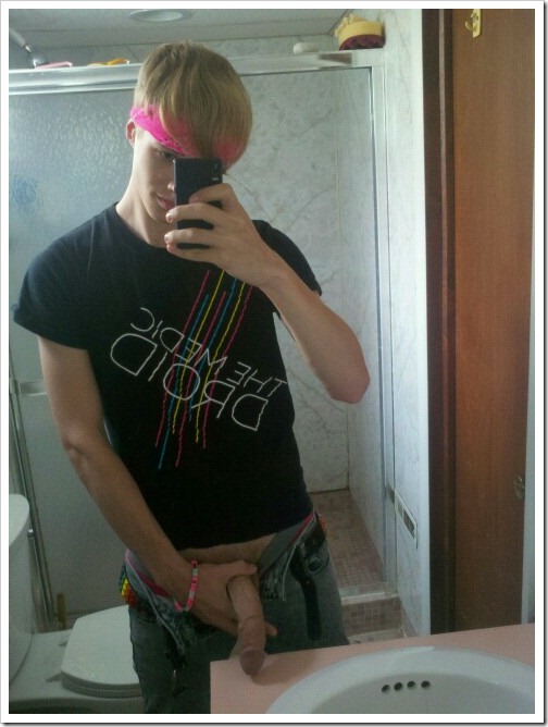 Cute twink showing off in the bathroom