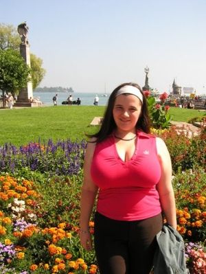 Lovely brunette in amazing amateur picture