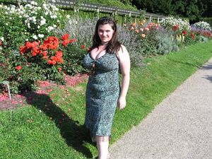 Fabulous brunette in a hot amateur pic