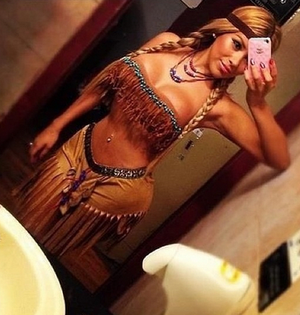 Sexy Pocahontas girl