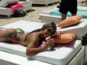 Superb butt in a hot pic