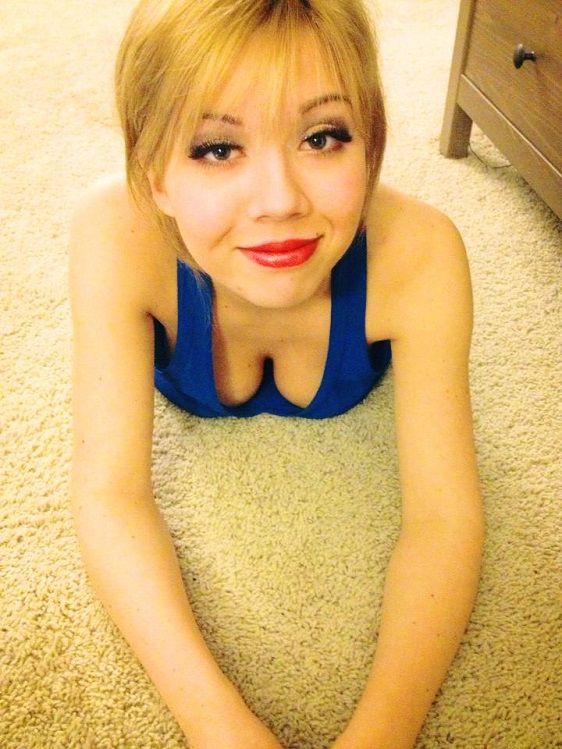 Jennette McCurdy boobs