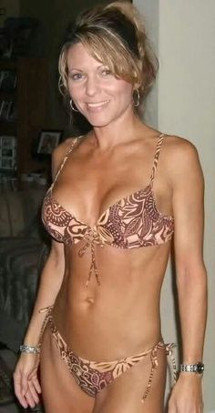 Gorgeous blonde athletic body in this amazing pic