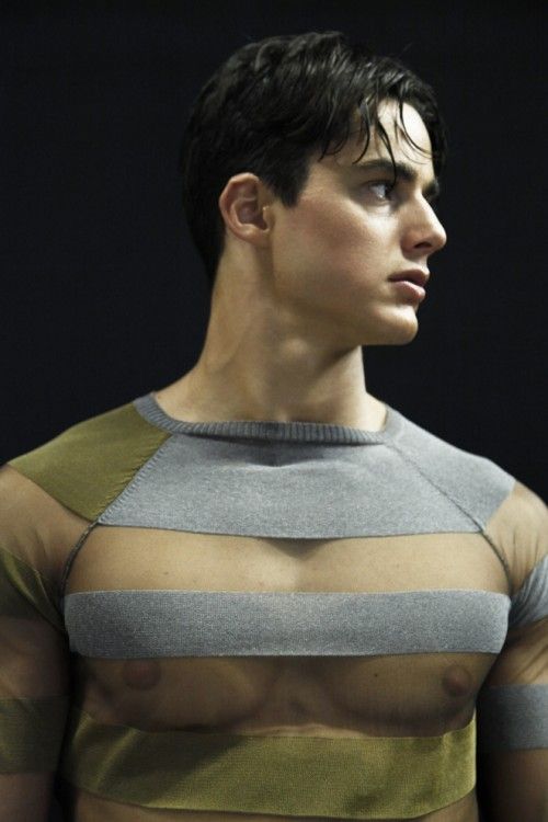 Hot pic featuring hot gay toned body