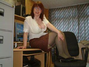 Lovely hooters in a awesome pic