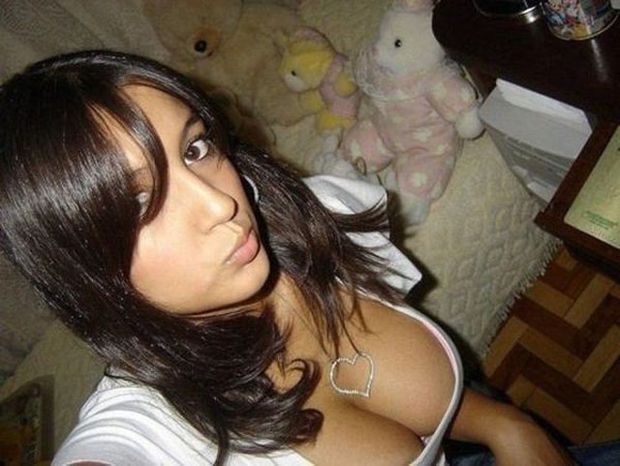 Would you give this stunning babe a kiss?