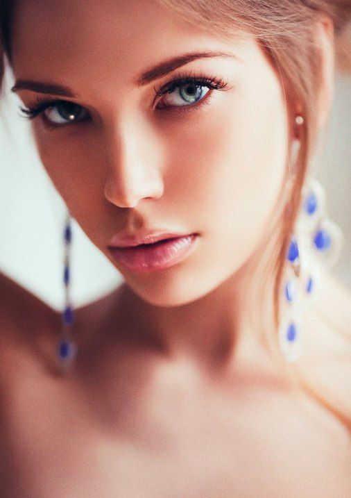 Beautiful Face Girl with Stunning Eyes and Big Lips