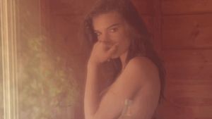 British Sexy Girl Emily Ratajkowski