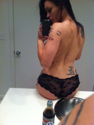 Hot big tits in this incredible homemade selfshot pic