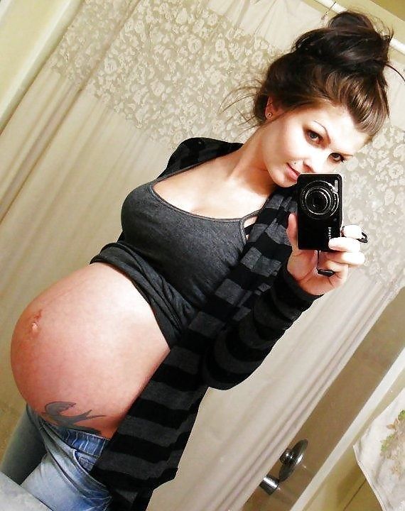 Sexy Pregnant Teen Selfshot