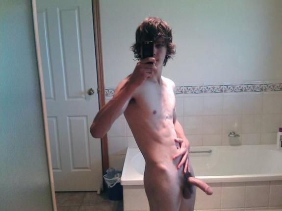Hot Naked guy Mirror Pic