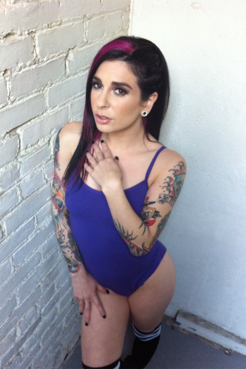 Amazing homemade pic featuring sexy brunette jugs
