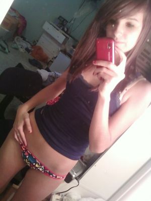 Amazing beginners selfshot pic with superb amateur