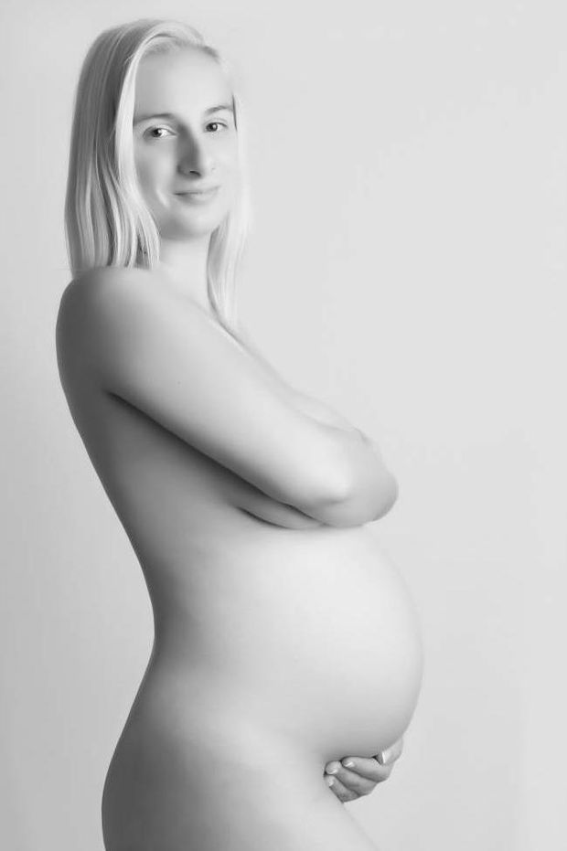 Sexy Nude Preggo