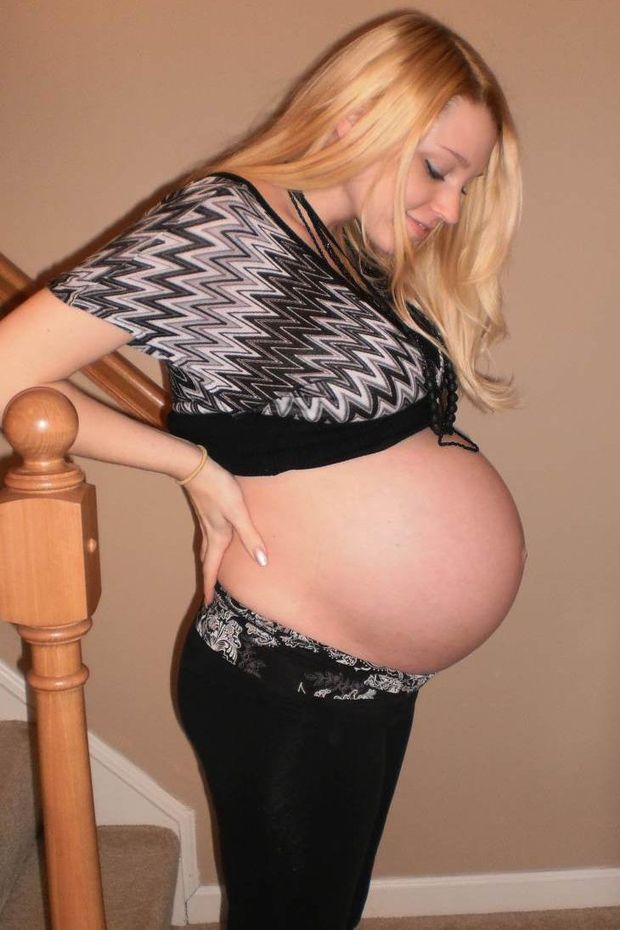 Blonde 39 Weeks Pregnant