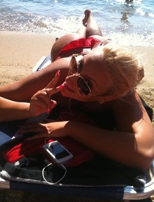 Lovely blonde jugs in this amazing homemade selfshot pic