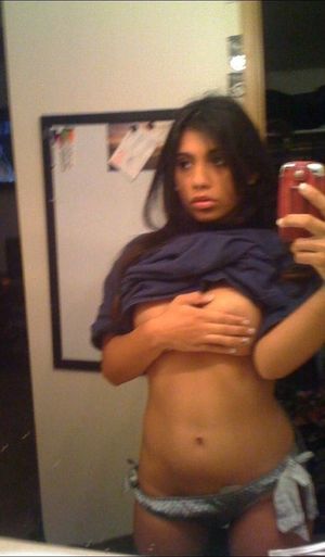 Lovely brunette boobs in this amazing ex-girlfriend selfshot pic