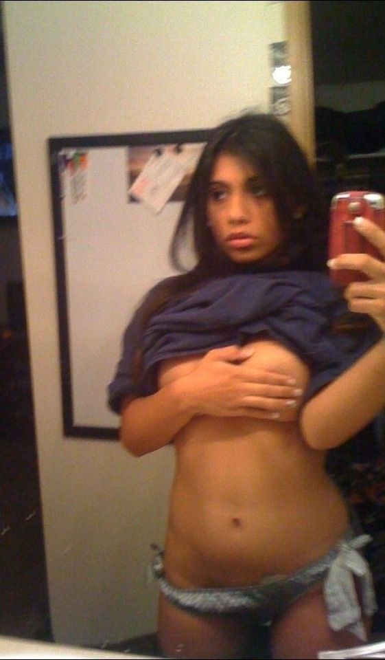 Lovely brunette boobs in this amazing ex-girlfriend selfshot pic