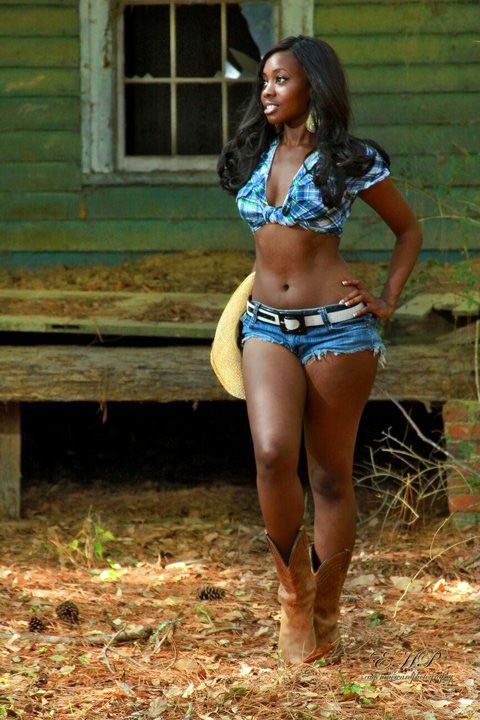 Gorgeous ebony in amazing picture