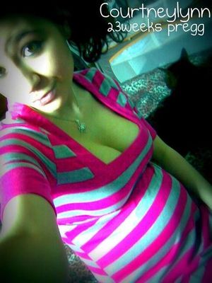 Gorgeous rack in hot beginners selfshot pic