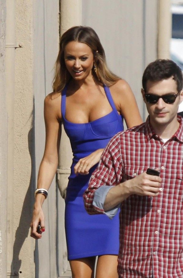 Stacy Keibler Deep Cleavage On The Show