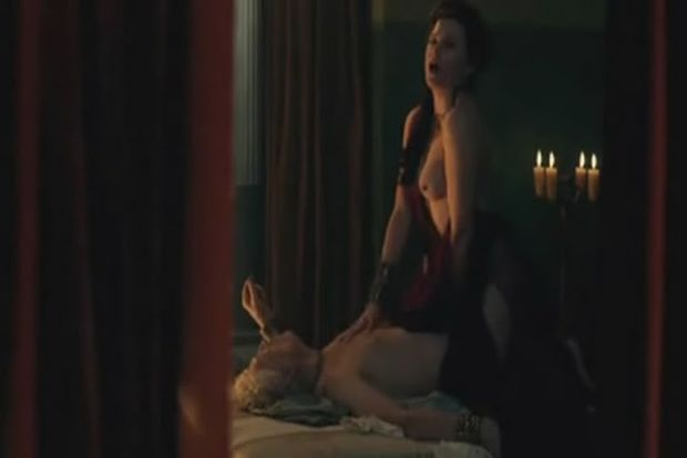 Lucy Lawless riding an old guy - Spartacus