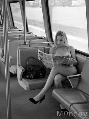 where does that bus stop!