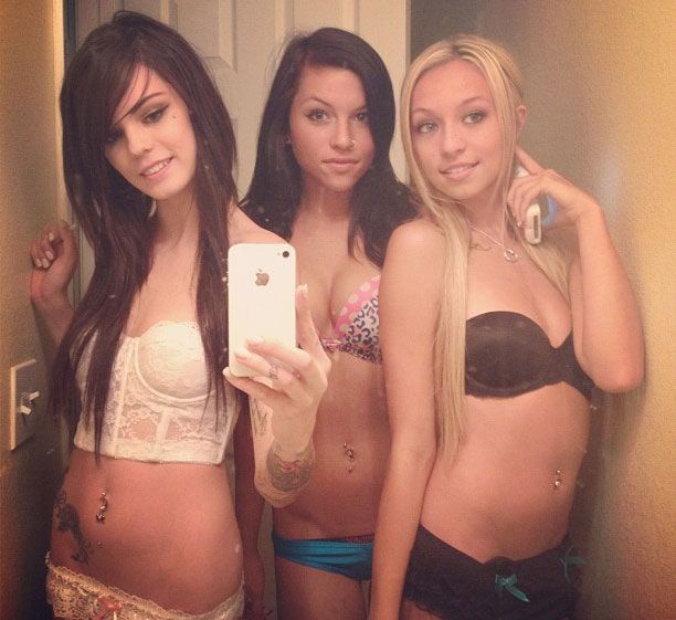 Amazing blonde in this awesome rookie selfshot photo