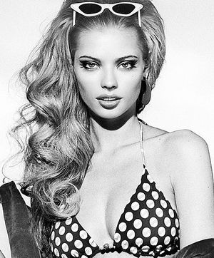 Dioni Tabbers sexy black-and-white photos