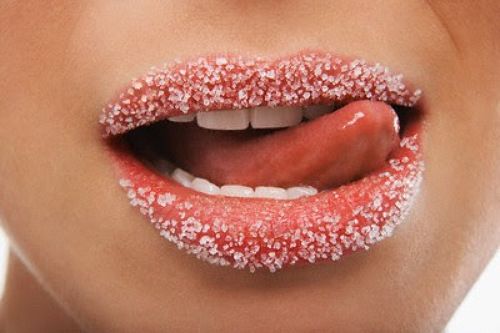Give me a kiss, Sugarlips!