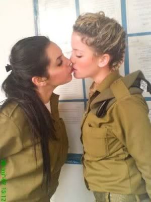 Israeli female soldiers kissing