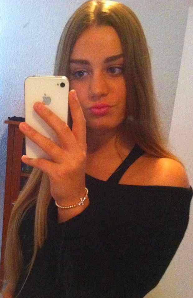 Lovely blonde teen in amazing selfshot photo