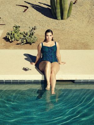 Gorgeous full-figured in a amazing photo