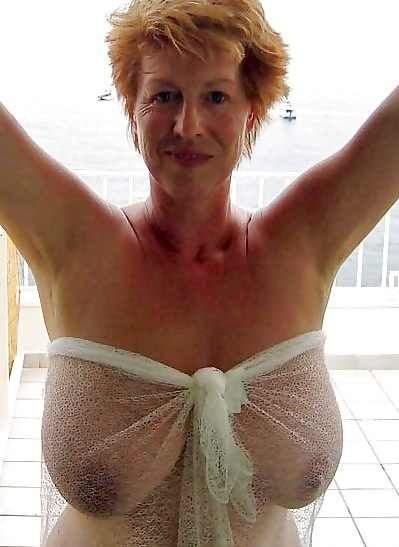 Sexy cougar in amazing picture