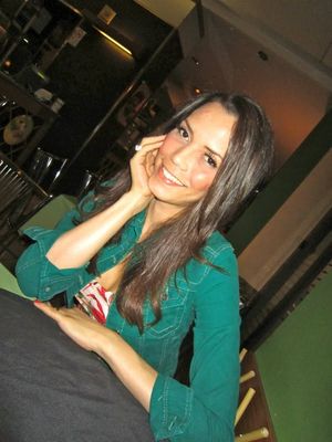 SHEMALE FLAVIA SAMPAIO IN THE RESTAURANT