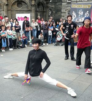 Edinburgh Fringe: Sa-Choom by chairmanblueslovakia on Flickr. www.girls4contortion.com