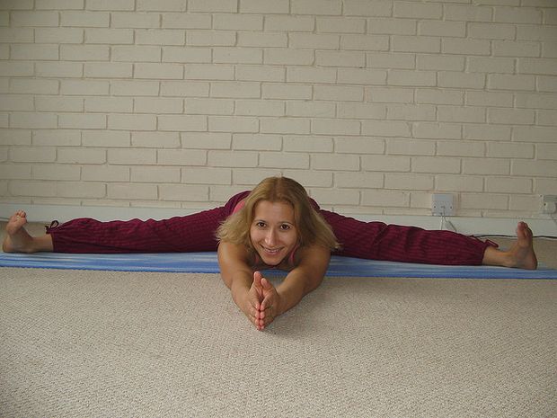 Split Forward Bend by stankayoga on Flickr.

flexible and contortion girls - girls4contortion.com