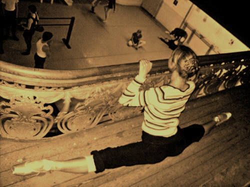 peeking into ballet class by that’d be jo on Flickr.

girls4contortion.com