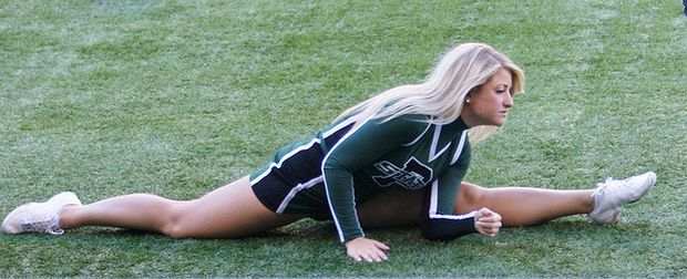 portland state cheerleader splits by bulgo125 on Flickr.
girls4contortion.com