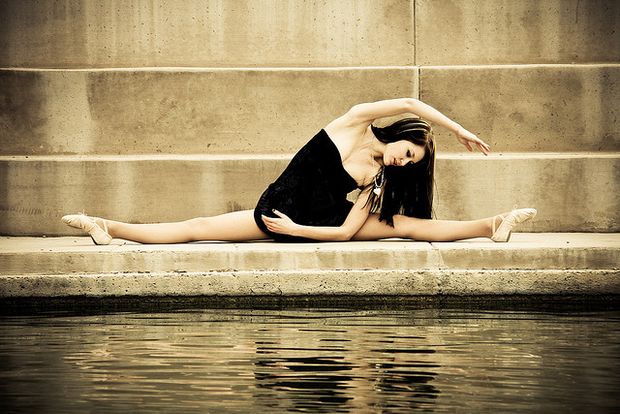 A Friend by TheEllsworth.com on Flickr.
girls4contortion.com